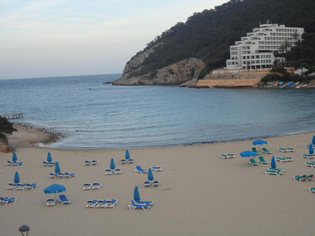 Apartamentos Cala Llonga Cala Llonga  Exterior photo