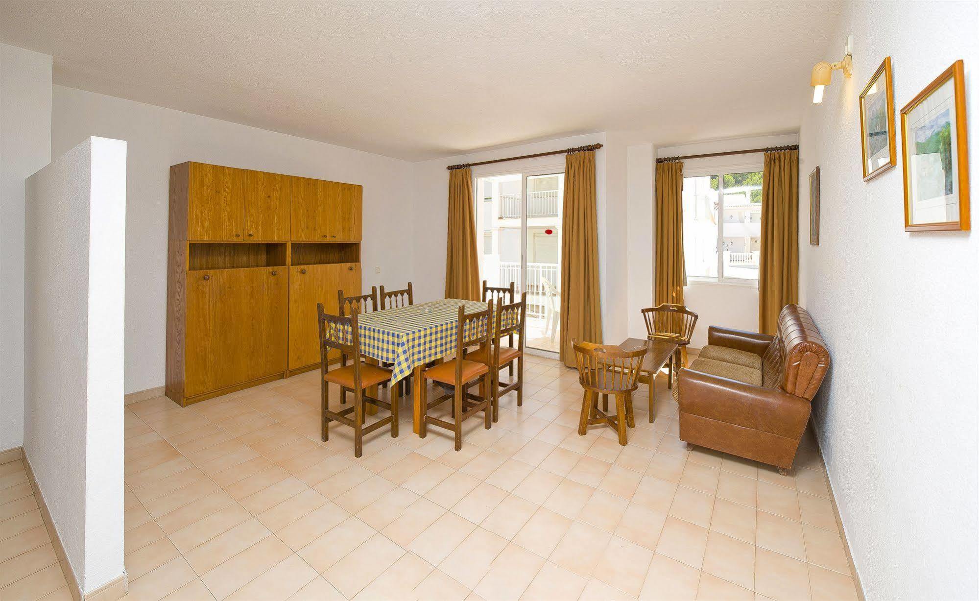 Apartamentos Cala Llonga Cala Llonga  Exterior photo