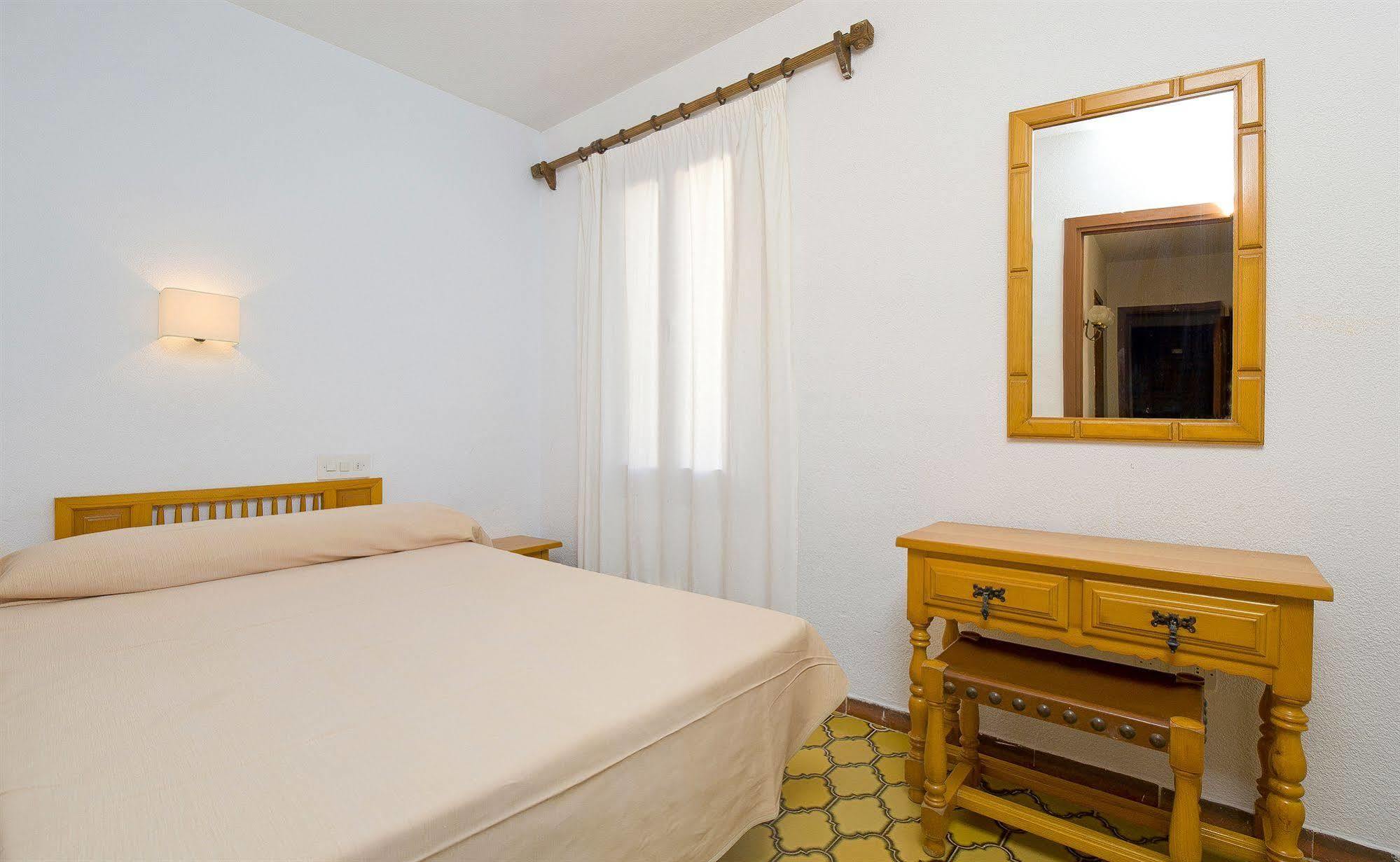 Apartamentos Cala Llonga Cala Llonga  Exterior photo