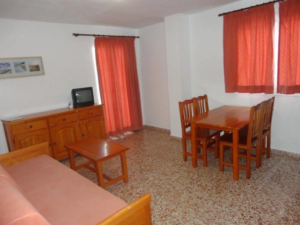 Apartamentos Cala Llonga Cala Llonga  Exterior photo